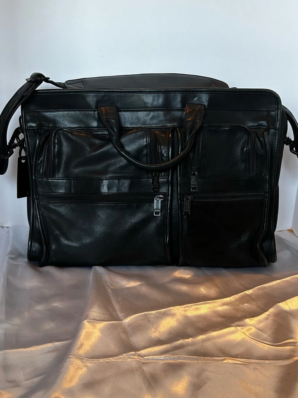 TUMI Black Leather Briefcase Laptop Bag Expandable Business Travel ALPHA 901D3